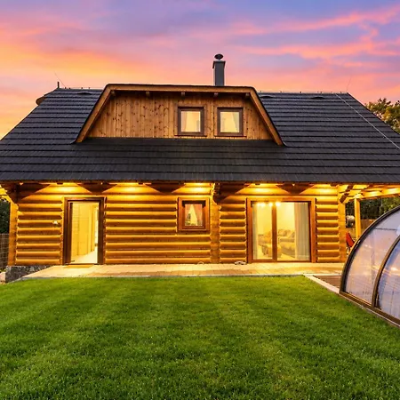 Kukana And Kuku With Heated Pool, Sauna And Jacuzzi In Tatras Chalet Vysoke Tatry